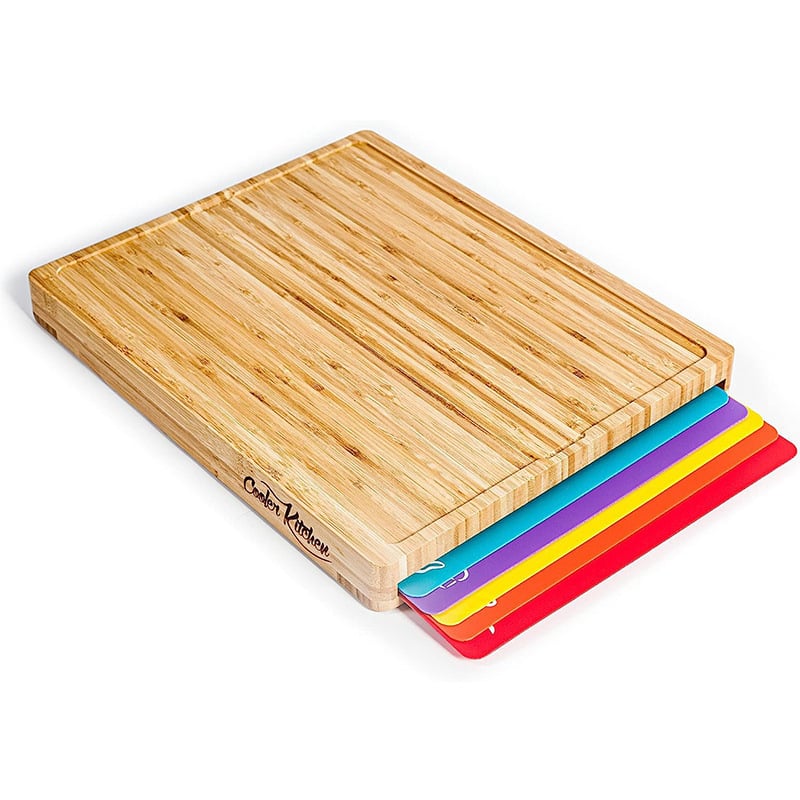 Tocător din bambus cu set de plăci de tăiere colorate – pentru fructe, pâine și legume