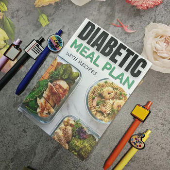 Caiet cu plan de alimentație pentru diabet, cu etichete