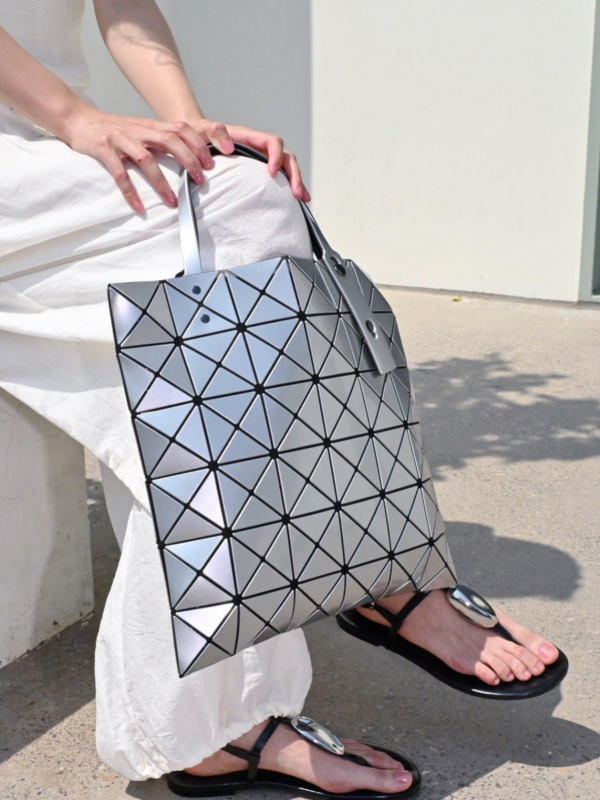Geometrijska prešivana tote torba sa šest pretinika, pastelne boje makaron