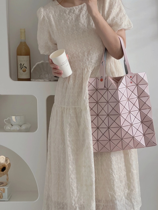 Geometrijska prešivana tote torba sa šest pretinika, pastelne boje makaron