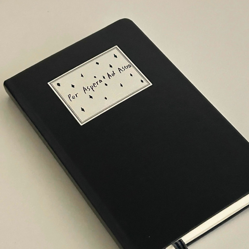 Jurnal A6 cu husă din piele PU neagră, design minimalist retro, pagini albe, 200–300 de pagini