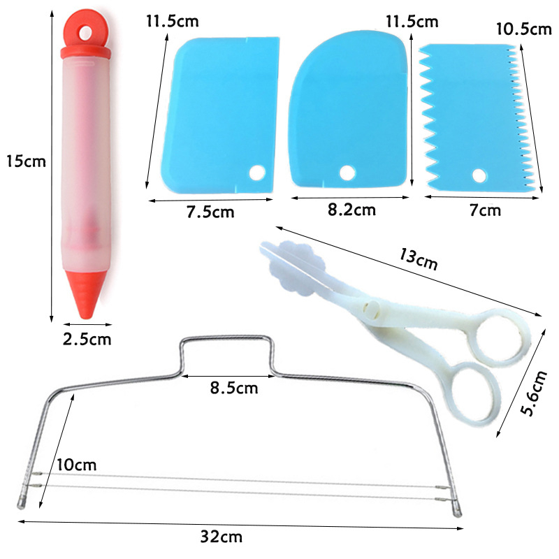 Set decorare tort 40 piese: suport rotativ pentru decorare, spatule, duze pentru ornare, sacoșe pentru cremă, unelte de patiserie