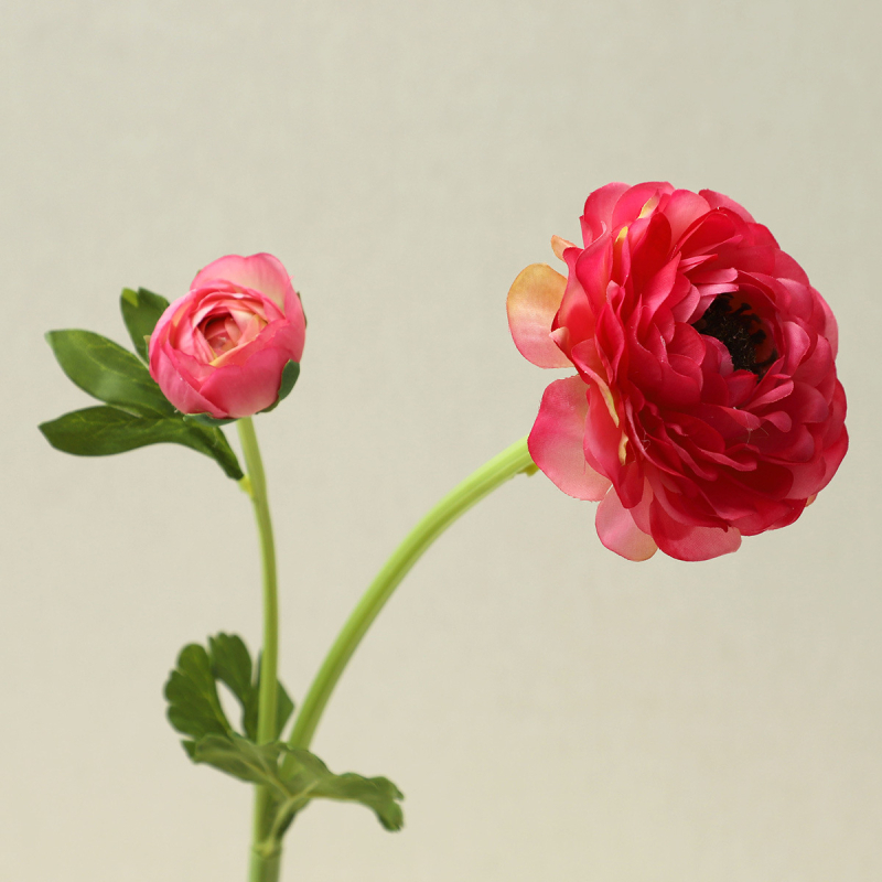 Aranjament floral din mătase cu lotus și bujor în vază pentru decorul sufrageriei