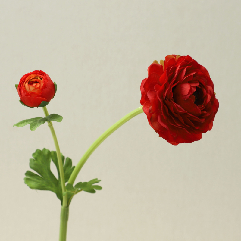 Aranjament floral din mătase cu lotus și bujor în vază pentru decorul sufrageriei