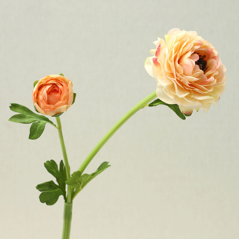 Aranjament floral din mătase cu lotus și bujor în vază pentru decorul sufrageriei