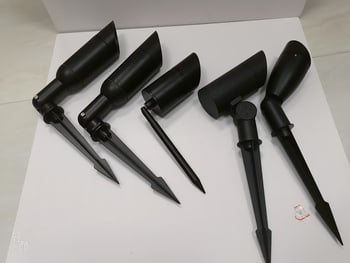 Carcase pentru lămpi de podea, lămpi proiectoare, lămpi pe bază și carcase pentru lămpi de scară
