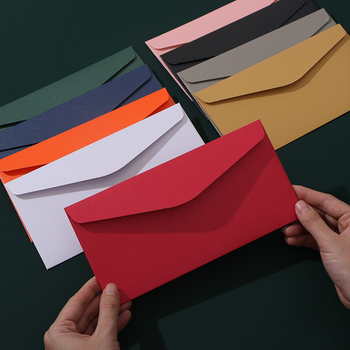 Plicuri de invitație personalizate cu imprimare a logo-ului pe hârtie perlata și ștampare cu folie aurie