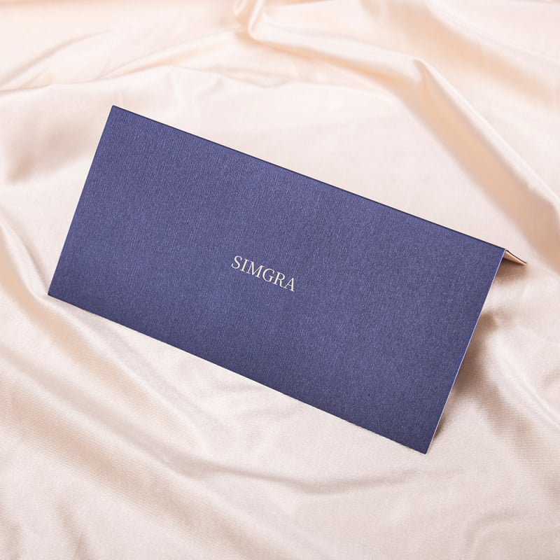 Plicuri din hârtie specială cu relief, pliabile, pentru invitații la lansarea brandului
