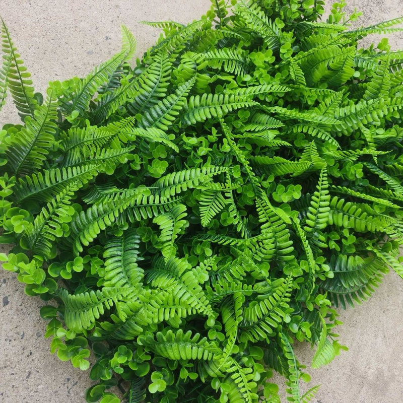 Iarbă persiană artificială cu frunze de ferigă pentru perete și balcon – placă decorativă din plastic pentru amenajări peisagistice