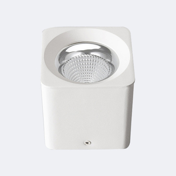Négyzet alakú felületre szerelt LED downlight ház, alumínium öntött, fehér vagy fekete felület.