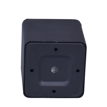 Négyzet alakú felületre szerelt LED downlight ház, alumínium öntött, fehér vagy fekete felület.