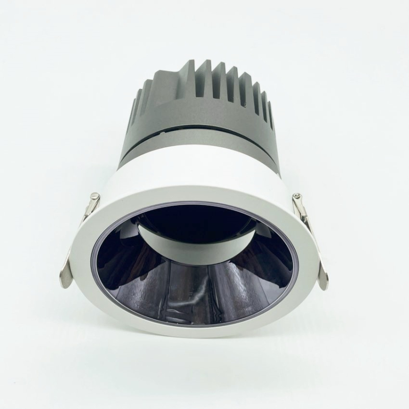 Carcasă pentru iluminare de tip wall-washer pentru LED downlight încastrat