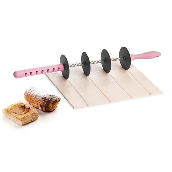 Rulou pentru croissante cu matriță – realizat manual, ustensilă de bucătărie