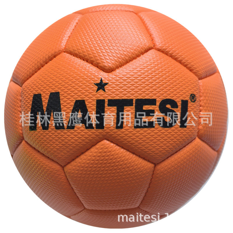 PVC dječji set lopti: rukometna lopta, nogometna lopta i gateball lopta s tiskanim logotipom; promjer oko 14 cm, veličina 2; šivano strojem; mogućnost prilagodbe.