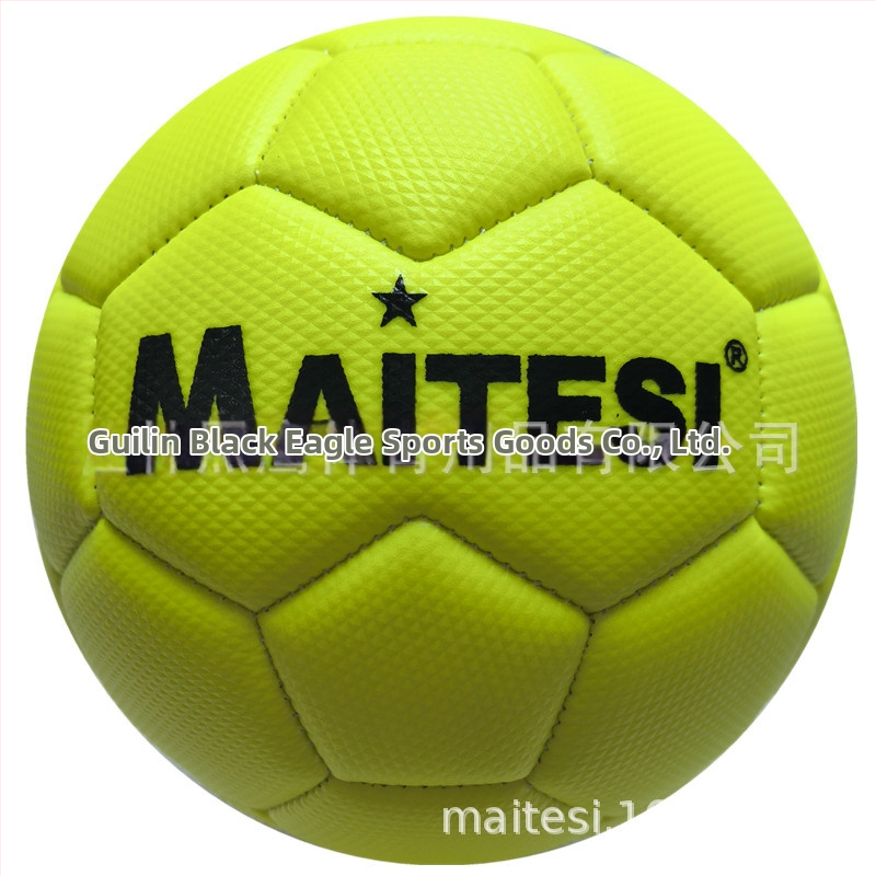 PVC dječji set lopti: rukometna lopta, nogometna lopta i gateball lopta s tiskanim logotipom; promjer oko 14 cm, veličina 2; šivano strojem; mogućnost prilagodbe.