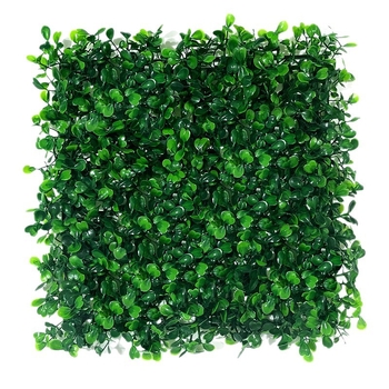 Perete verde exterior artificial cu gazon sintetic și plante decorative din plastic