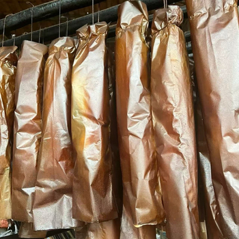 Hârtie Kraft acoperită cu siliconă 42 g/m² pentru slănină afumată – temperatură înaltă, alimentară, de unică folosință, anti-aderentă, rezistentă la ulei și praf