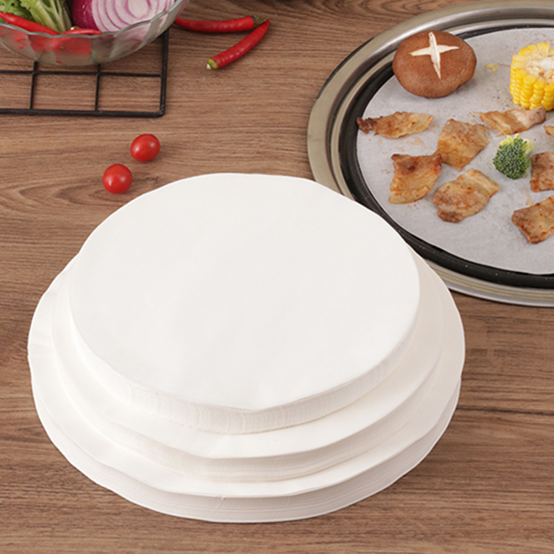 Hârtie de copt albă, circulară, cu strat de silicon pentru air fryer – rezistentă la temperaturi înalte