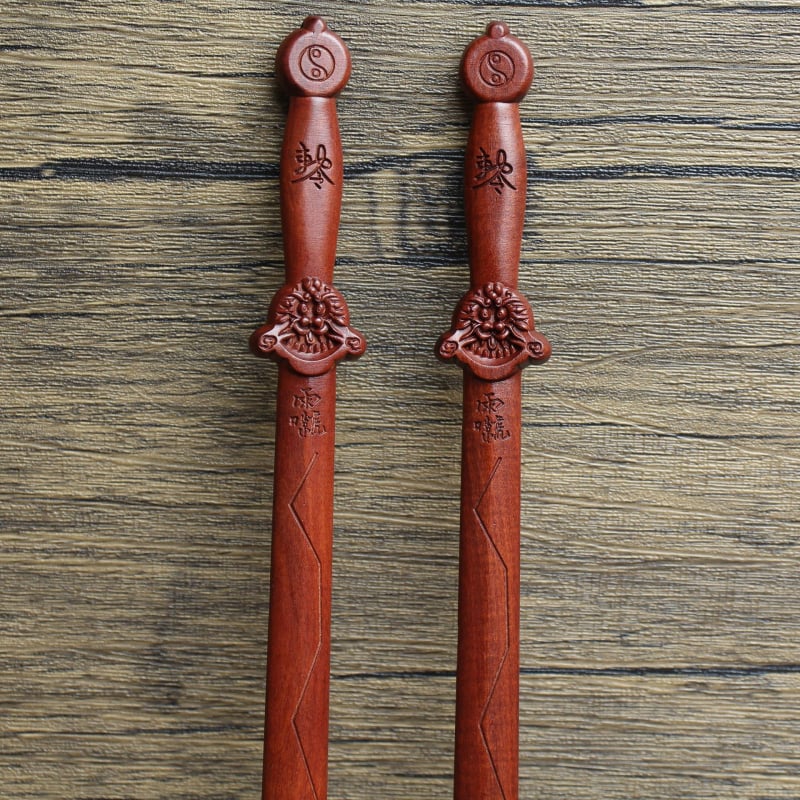 Drveni mač od drveta datlovine s ugraviranim imenom Boga munje i mačem Bagua, duljine 20 cm, taoistički artefact