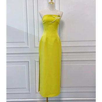 Limunasto žuta večernja haljina bez naramenica, francuski stil luksuza, duga uska haljina