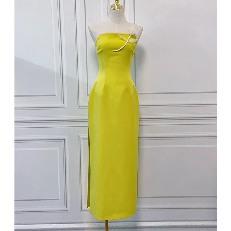 Limunasto žuta večernja haljina bez naramenica, francuski stil luksuza, duga uska haljina