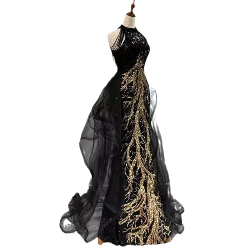 Nova crna večernja haljina s halter vratom, uska silueta, elegantan fishtail kroj, pogodna za vjenčanja u proljeće