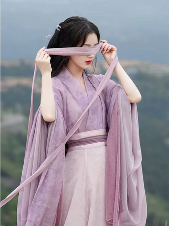 Hanfu suknja u Wei Jin stilu za žene s ispisom na preskriženom ovratniku i širokim rukavima, osmerodjelna suknja — tradicionalna kineska odjeća za svakodnevno nošenje
