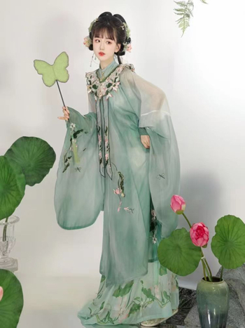 Nova hanfu u Ming stilu za žene s dizajnom ramena u oblaku, originalni proljeće-ljeto kineskog stila, teška vezenja, duga haljina s Mamian suknom, tradicionalni kostim