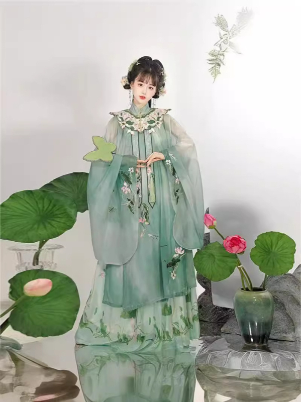 Nova hanfu u Ming stilu za žene s dizajnom ramena u oblaku, originalni proljeće-ljeto kineskog stila, teška vezenja, duga haljina s Mamian suknom, tradicionalni kostim