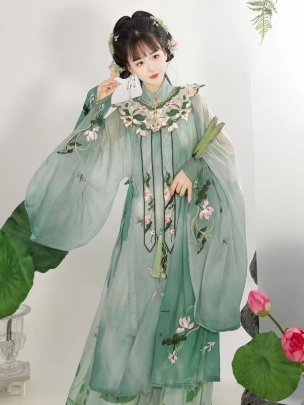 Nova hanfu u Ming stilu za žene s dizajnom ramena u oblaku, originalni proljeće-ljeto kineskog stila, teška vezenja, duga haljina s Mamian suknom, tradicionalni kostim