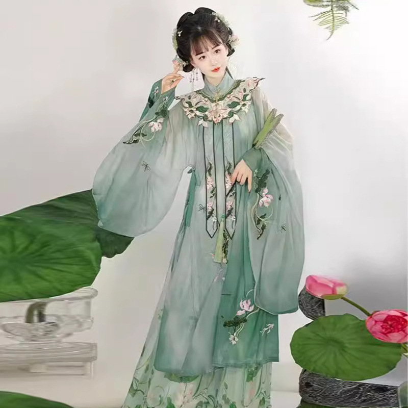 Nova hanfu u Ming stilu za žene s dizajnom ramena u oblaku, originalni proljeće-ljeto kineskog stila, teška vezenja, duga haljina s Mamian suknom, tradicionalni kostim