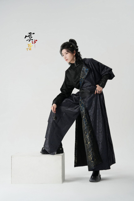 Autentična Hanfu haljina za proljeće i jesen, unisex, kineski stil, obnovljen Tang stil s okruglim izrezom i geometrijskim uzorkom