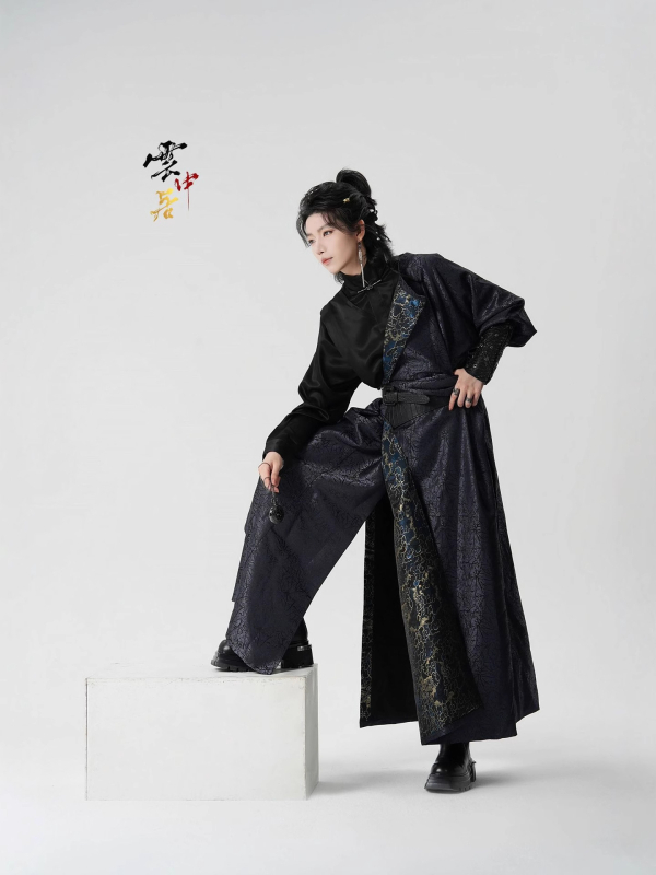 Autentična Hanfu haljina za proljeće i jesen, unisex, kineski stil, obnovljen Tang stil s okruglim izrezom i geometrijskim uzorkom