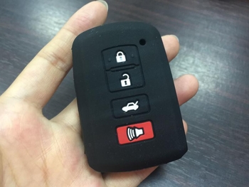 Silikonska navlaka za ključ Toyota Camry 7. generacije i Sienta