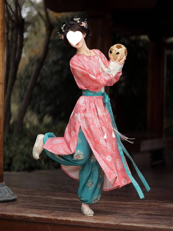 Tang stil: prozračan Hanfu s okruglim izrezom, lampion hlače, svakodnevni stil s otiscima, opuštena silueta, nadahnut dinastijom Han