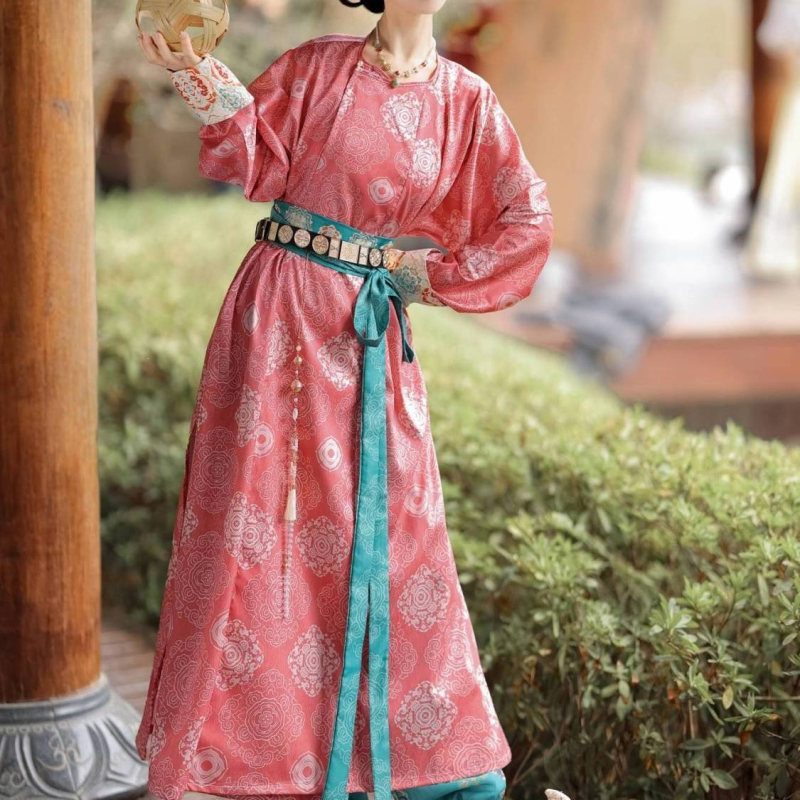 Tang stil: prozračan Hanfu s okruglim izrezom, lampion hlače, svakodnevni stil s otiscima, opuštena silueta, nadahnut dinastijom Han