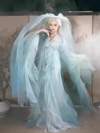 Hanfu set za proljeće/ljeto u Tang stilu s teškom izvezenom suknjom Hezi i izvezenim topom s širokim rukavima