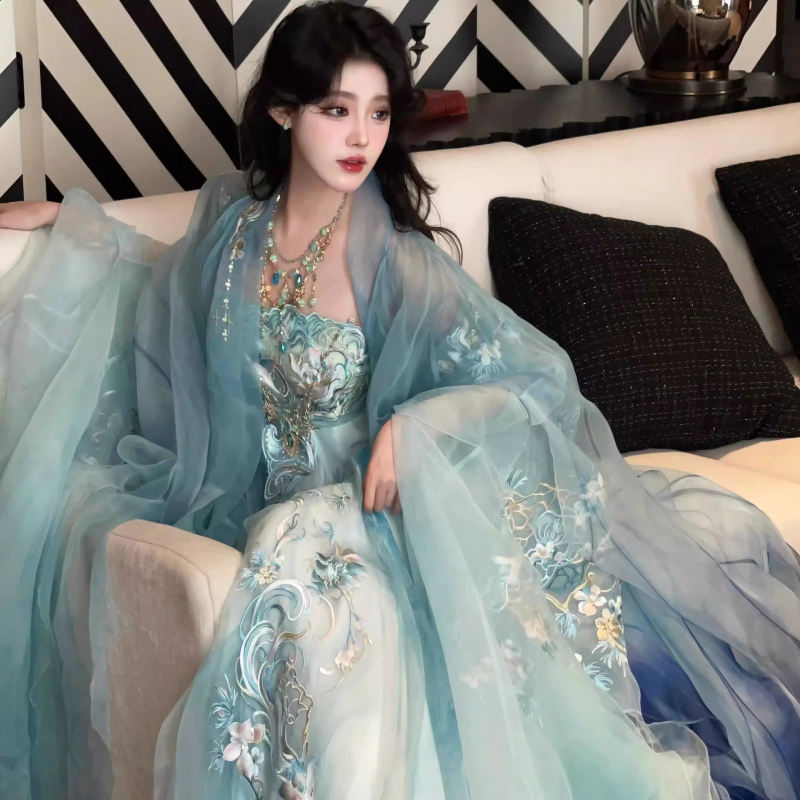 Hanfu set za proljeće/ljeto u Tang stilu s teškom izvezenom suknjom Hezi i izvezenim topom s širokim rukavima