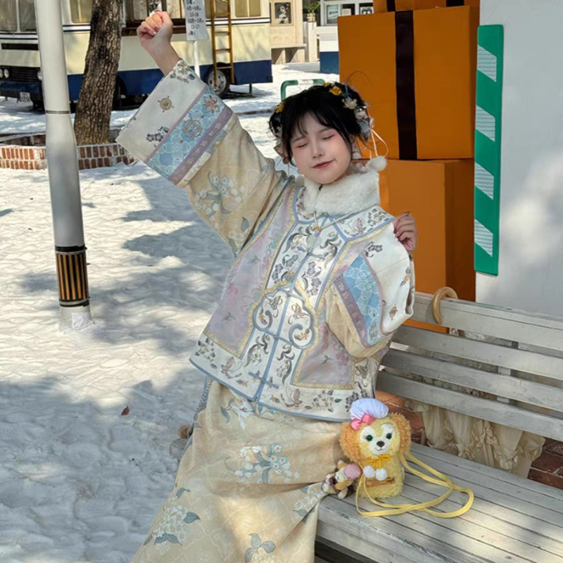 Hanfu stil izvezeni qipao prsluk s kontrastnim bojama, Ming stil zimski komplet kaput i suknja s preklopnim ovratnikom