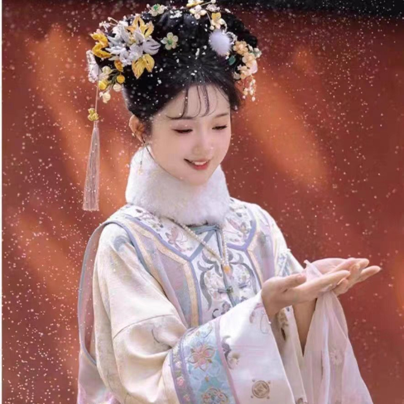 Hanfu stil izvezeni qipao prsluk s kontrastnim bojama, Ming stil zimski komplet kaput i suknja s preklopnim ovratnikom