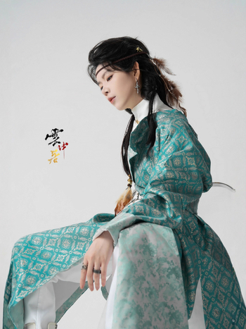 Hanfu 2025 proljeće–jesen, Tang stil, restaurirana roba s okruglim ovratnikom, unisex