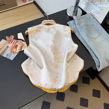 Dvostrano reverzibilna saten jacquard vesta s brodiranjem, inspirirana kineskim Tang/Hanfu stilom, s zakrivljenim rubom, nacionalni stil.