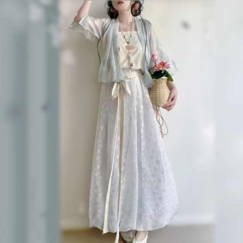 Hanfu White Moonlight – nadahnut dinastiijom Song, kratka bluza s naramenicama i hlače s cvjetnim printom za proljeće i ljeto