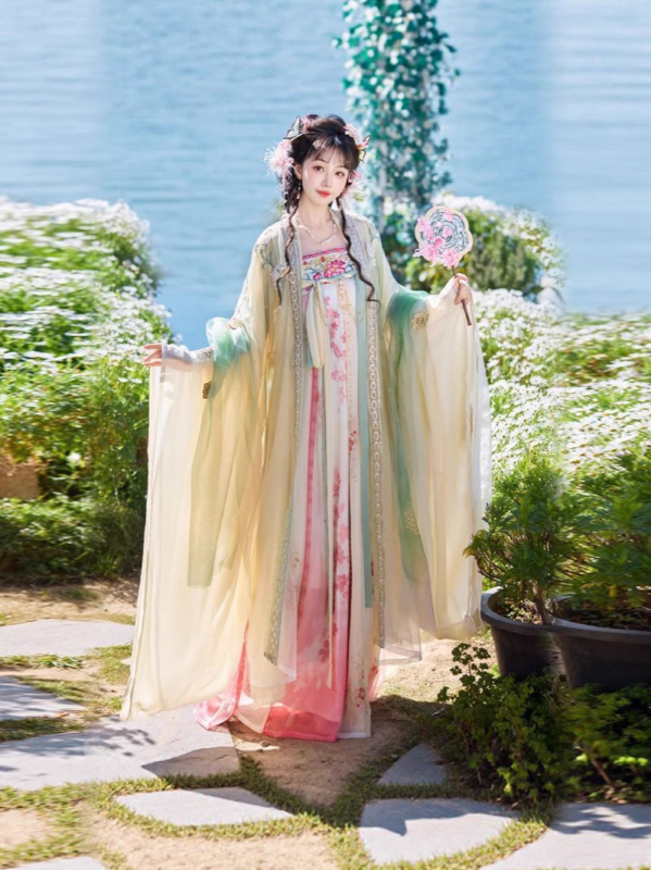 Hanfu set za proljeće i ljeto – 'Spring Dawn', Tang stil ruqun s izvezenim širokim rukavima
