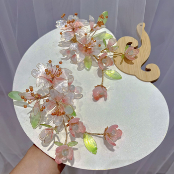 Clamă roz florală pentru Hanfu – accesoriu de păr din rășină cu flori și ciucuri