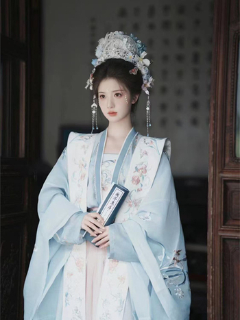 Hanfu dinastije Ming i Song – komplet za žene, jesen, bogata vezenja, bluza sa širokim rukavima