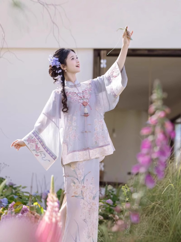 Izvorni Hanfu set u stilu Republike Kine s izvezenim tiskanim cheongsamom i topom s okruglim izrezom – elegantan nacionalni stil kompleta