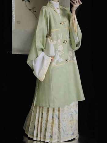Ženski Hanfu u Ming stilu, dugi trodijelni set sa suknjom s konjskim licem za jesen-zimu