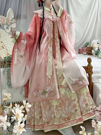 Originalni Hanfu za žene, 2025 novi stil Yuming, dugi top sa stojećim ovratnikom i izvezena suknja s panelom te geometrijskim uzorom, proljeće-jesen komplet.