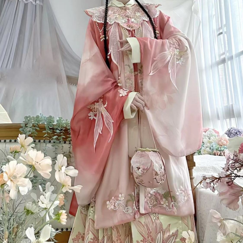 Originalni Hanfu za žene, 2025 novi stil Yuming, dugi top sa stojećim ovratnikom i izvezena suknja s panelom te geometrijskim uzorom, proljeće-jesen komplet.